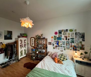 Großes gemütliches Zimmer in 3er WG - Photo 1