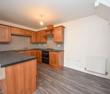 2 bedroom mews to rent - Photo 4