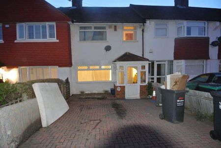 3 bedroom terraced house to rent - Photo 2