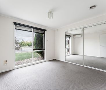 CENTRAL WERRIBEE LOCATION - Photo 4