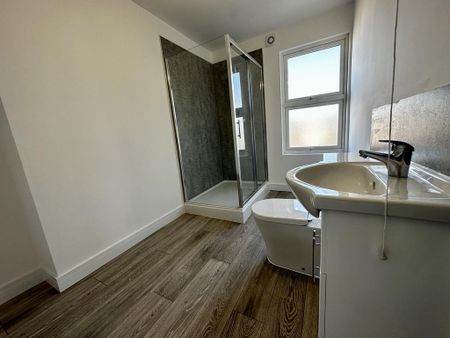 6 bedroom end of terrace house to rent - Photo 2