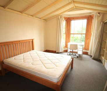 6 bedroom detached house to rent - Photo 5