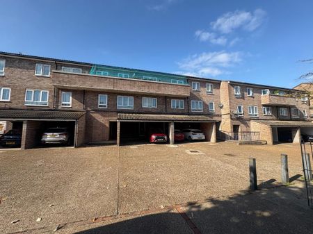 3 bedroom maisonette to rent - Photo 2