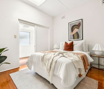 Expansive Family Residence in a Prime Maroubra Location - Photo 4