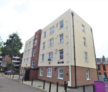 3 bedroom flat to rent - Photo 4