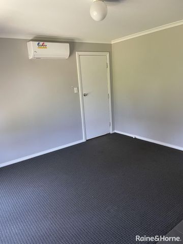 Charming Three Bedroom Delight in Murray Bridge - Photo 4