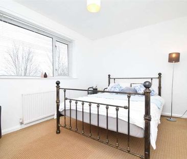 Redmayne Grove, Knottingley, WF11 - Photo 1