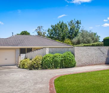 Well-Maintained Unit in Quiet Complex - Photo 2