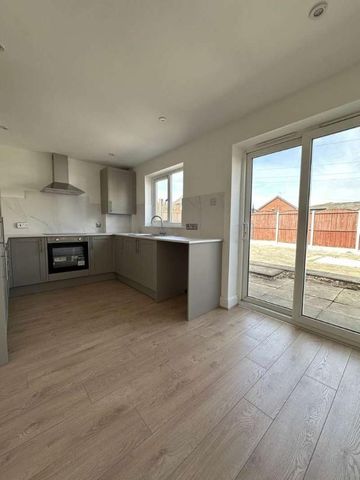 Cotswolds Crescent, Halewood, L26 - Photo 2
