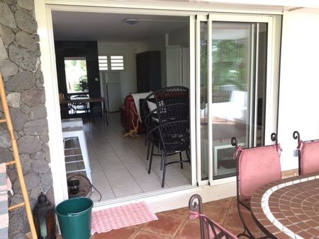 T3 MEUBLE LONGUE DUREE ST GILLES LES BAINS - Photo 3