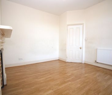 1 Bed Flat, Hillfield Avenue, N8 - Photo 2