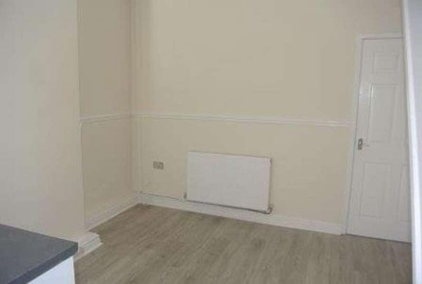 Hanwell St, Bed, L6 - Photo 1