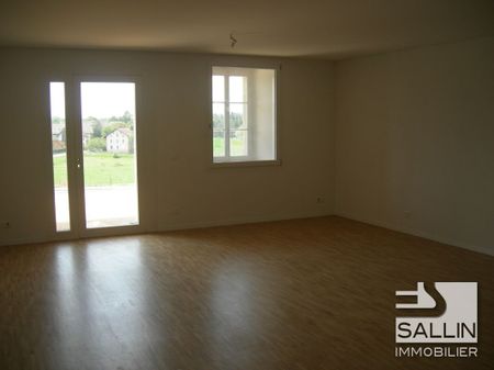 SPACIEUX TRIPLEX 5½ PIECES AVEC PART AU JARDIN - Photo 2