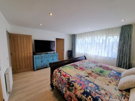 5 bedroom semi-detached house to rent - Photo 5