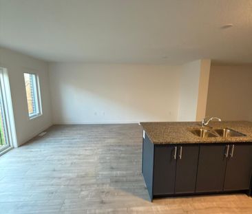 For Lease - 20 OAK FOREST Common, Cambridge, Ontario - Photo 3