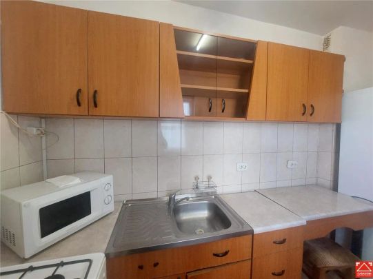 Apartament 1 camera, zona Penny, Confectii - Fotografie 1