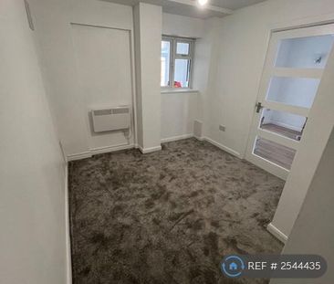 2 bedroom maisonette to rent - Photo 3