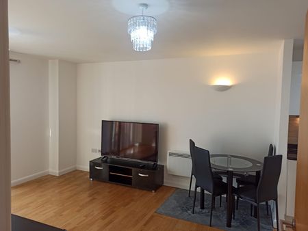 1 Bed Flat, Icon Buildings, IG1 - Photo 5