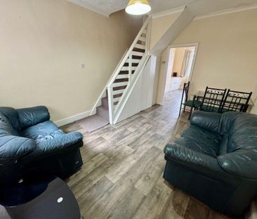 2 bedroom terraced house to rent - Photo 3