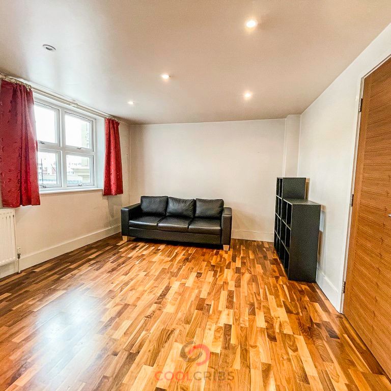 Caledonian Road, Islington, London, N1 - Photo 1