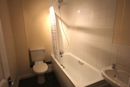 Emmanuel Street, Preston - Photo 3