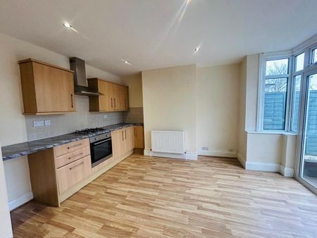 3 bedroom property to rent - Photo 3