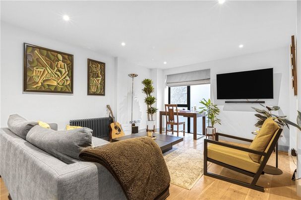 Long Lane, London, SE1 4PR - Photo 1