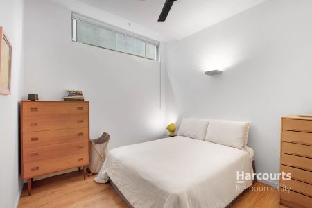 Trendy Tribeca Apartment with Private Courtyard! - Photo 2