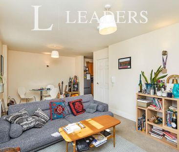 2 bedroom flat to rent - Photo 2