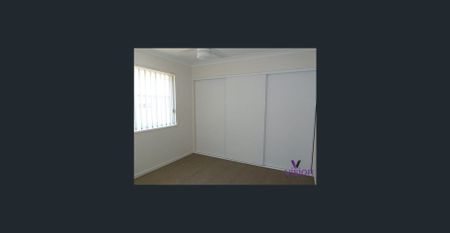 SPACIOUS AIR-CONDITIONED FAMILY HOME - Photo 3