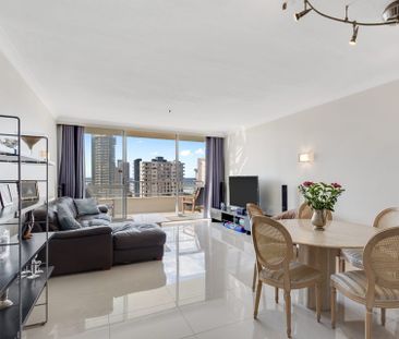 Stylish 2-Bedroom Apartment in Surfers Paradise - Photo 1