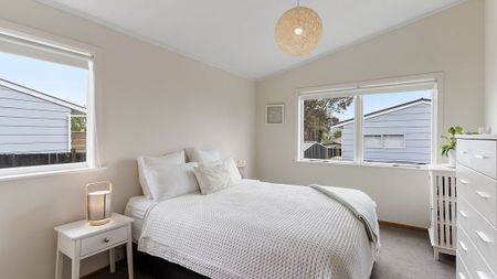 Pet Friendly Family Home in the Haven! - Photo 4