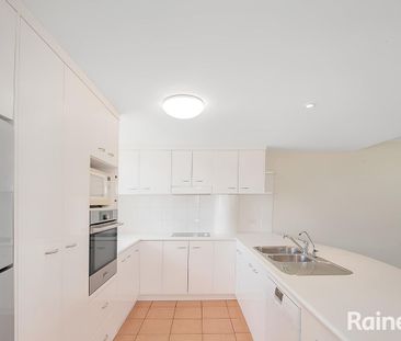 Your Toowong Retreat: Spacious, Modern & Conveniently Located! - Photo 6