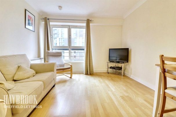 2 bedroom apartment to rent - Photo 1