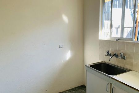 UNIT IN EXCELLENT LOCATION - Photo 4