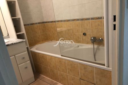 Location Appartement 2 pièces 42m² DRAGUIGNAN 83300 - Photo 3