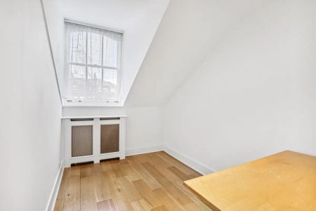 3 bedroom flat in South Kensington - Photo 5