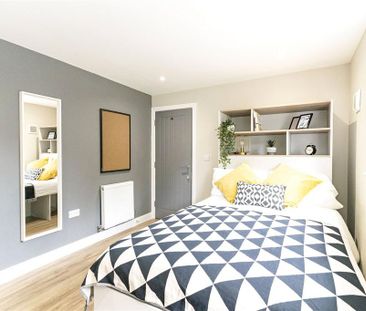 4 bedroom semi-detached house to rent - Photo 4