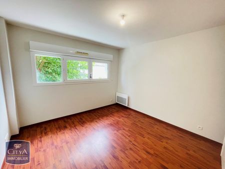 Location Appartement 3 pièces 65m² ST PIERRE DES CORPS 37700 - Photo 2