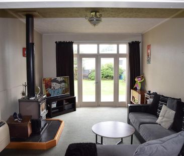 Windsor 3 Bedroom Family Home - Photo 6