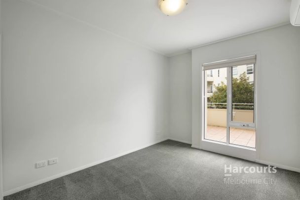 Renowned Park Apartments - Photo 1