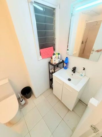 Carrer de Benet Mateu, Barcelona, Catalonia 08034 - Photo 3