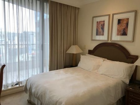 Executive 2 Bedroom Harbour View Apartment near Barangaroo. - Photo 2