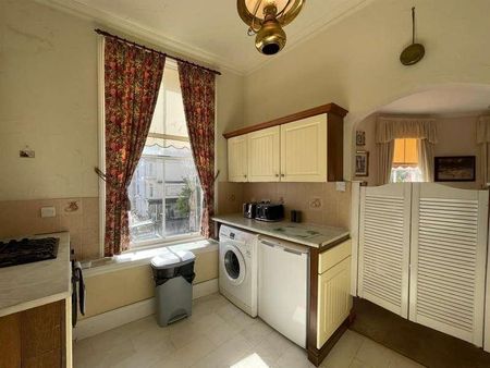 Huntriss Row, Scarborough, YO11 - Photo 5