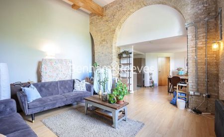 3 Bedroom flat to rent in Marlborough Road, Royal Arsenal Riverside, SE18 - Photo 2