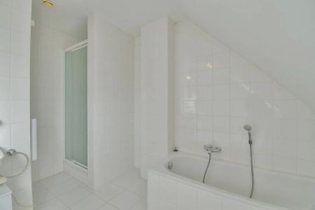 Halfopen gezinswoning met drie slaapkamers - Foto 4