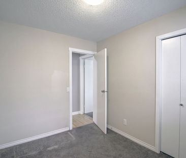 Beautiful 5-Bedroom Bungalow for Rent – 6607 Malvern Road NE Availa... - Photo 4