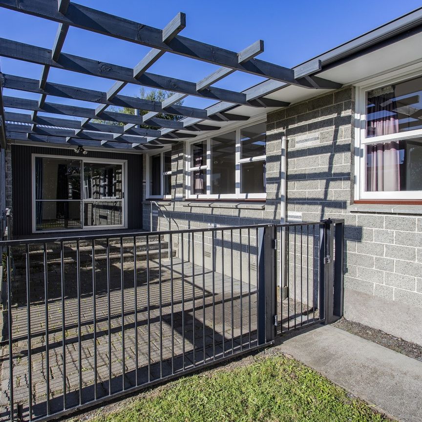 5 Bedroom Family Home in Sockburn - Photo 1