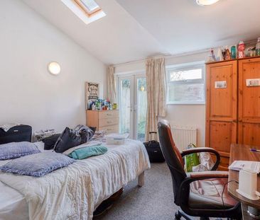 1 bedroom in a house share to rent - Photo 4