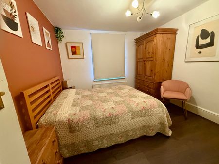 2 Bed Flat, Edith Road, W14 - Photo 3